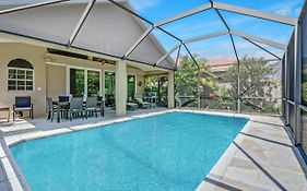 Cozy Beach House - 5 Minutes From Vanderbilt Beach